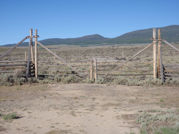 This is a rather common ranch gate design for Montana.